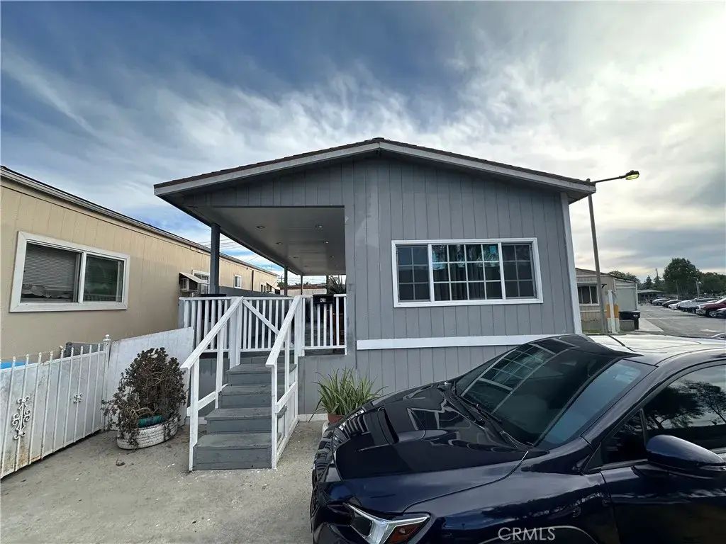 6656 Rosecrans Ave. N26, Paramount