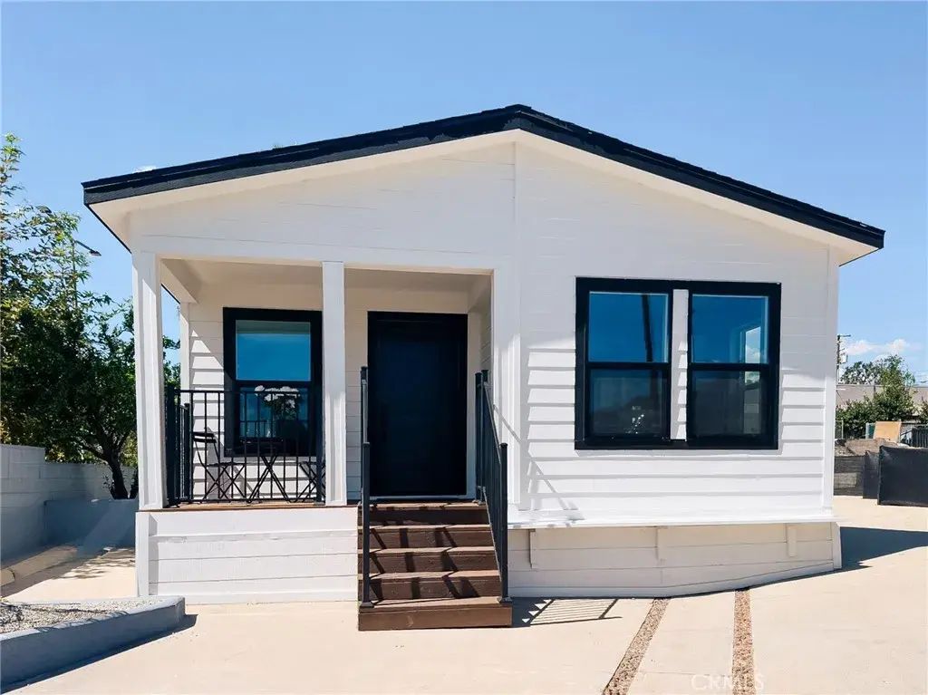 2605 Lake, Altadena