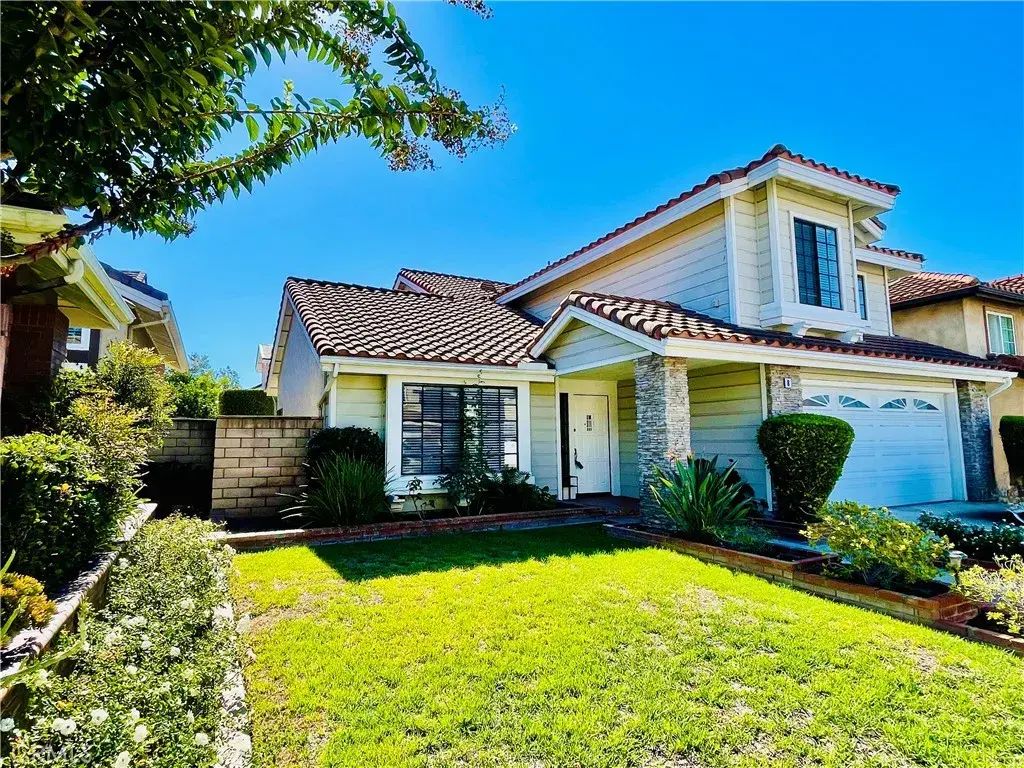 8 Davis, Irvine