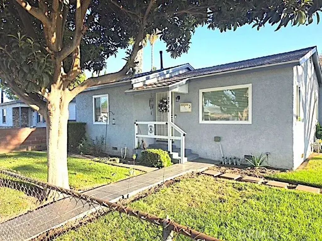 3704 E Wymore, Compton