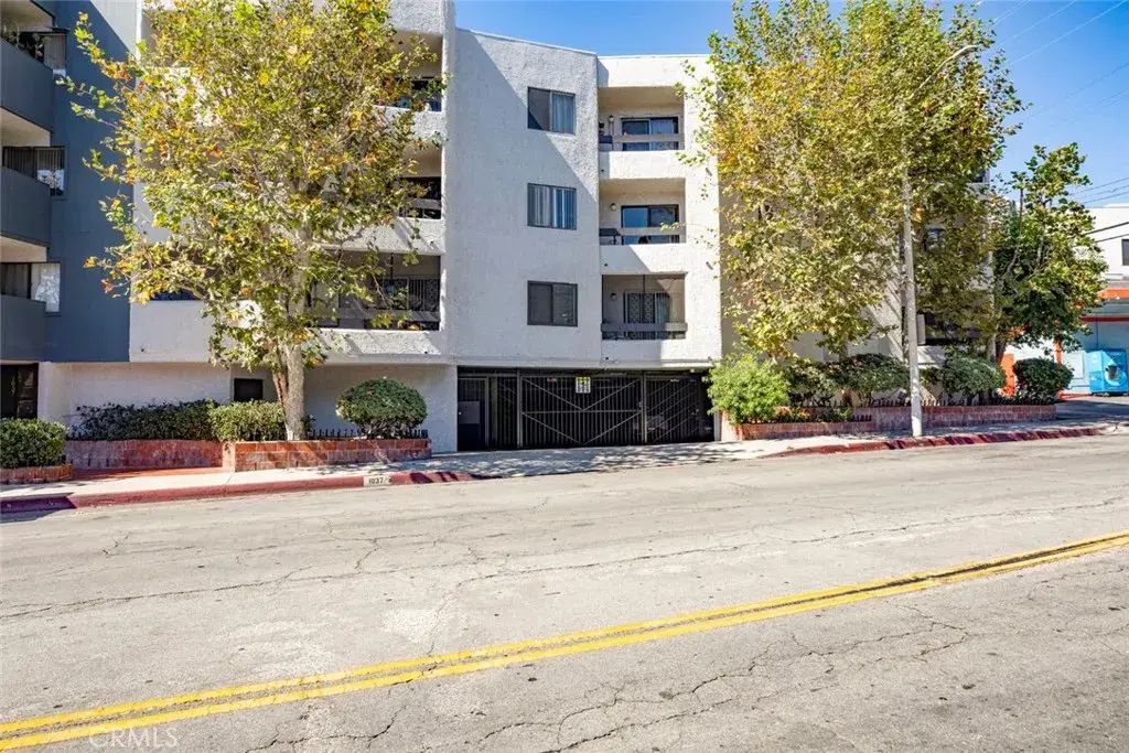 1037 N Vista, Los Angeles