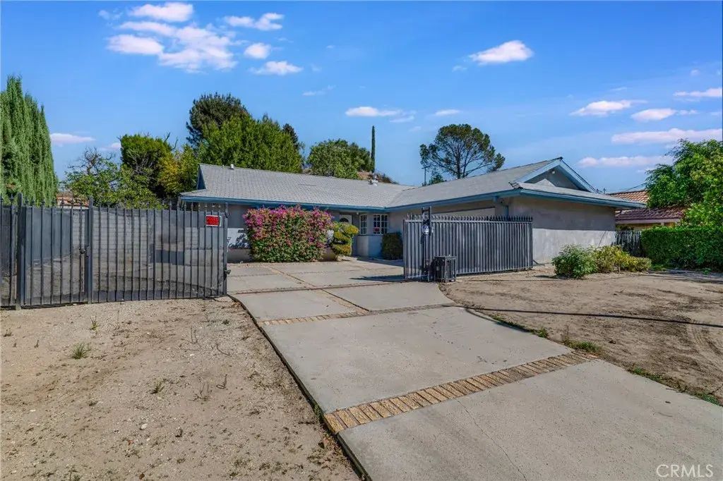 12296 Woodley, Granada Hills