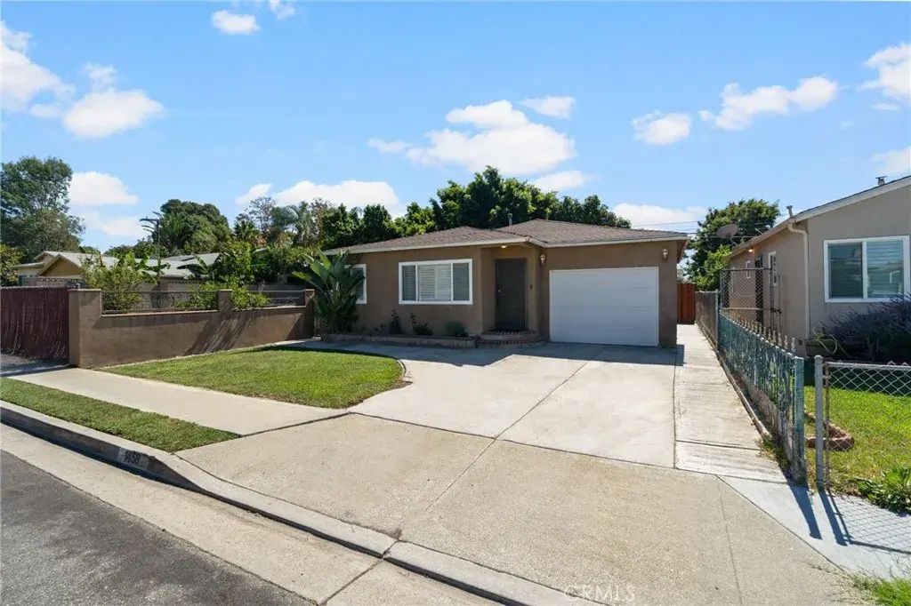 1458 E 215th, Carson