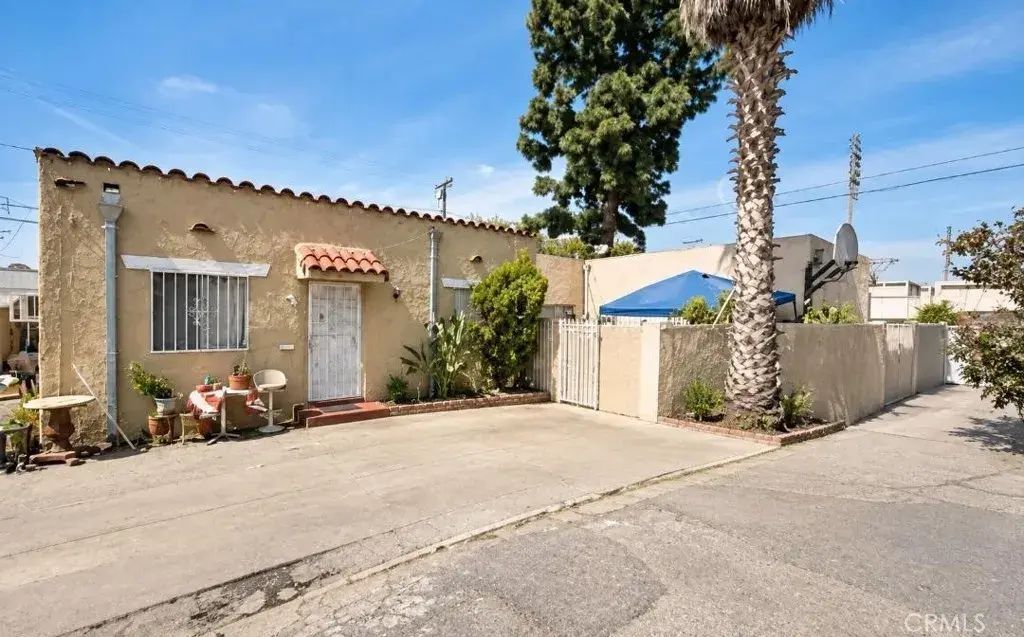 4305 Florence, Bell Gardens