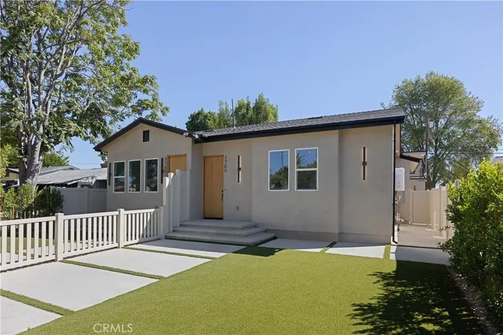 7700 Lasaine Avenue, Northridge