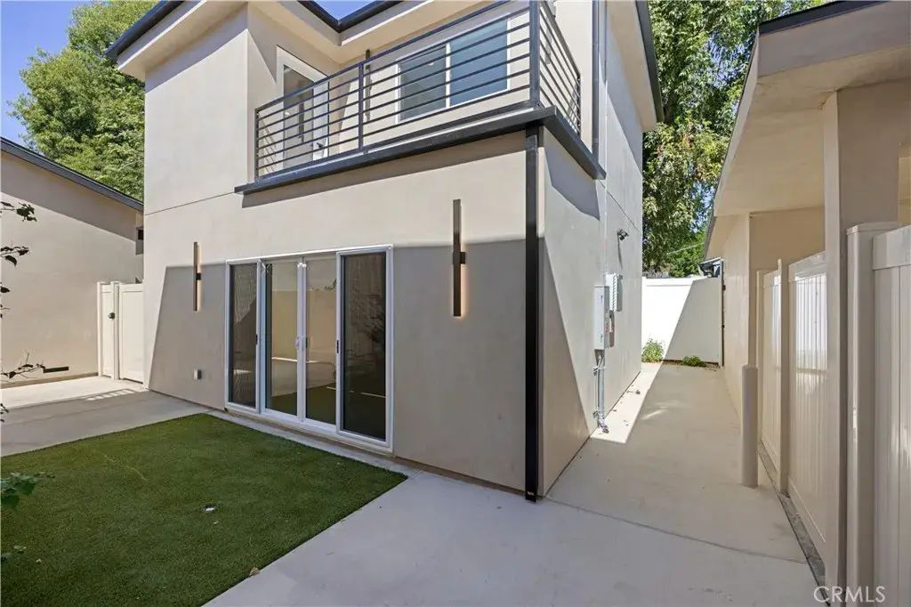 7702 Lasaine Avenue, Northridge