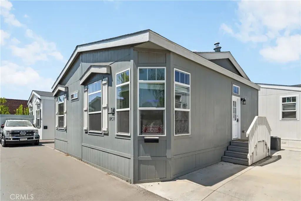 8250 Lankershim 19, North Hollywood