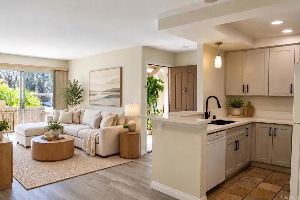 432 Edgehill Lane 169, Oceanside