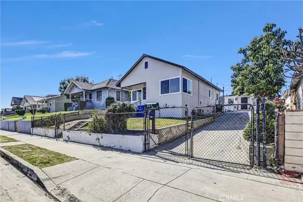 715 S Record, Los Angeles