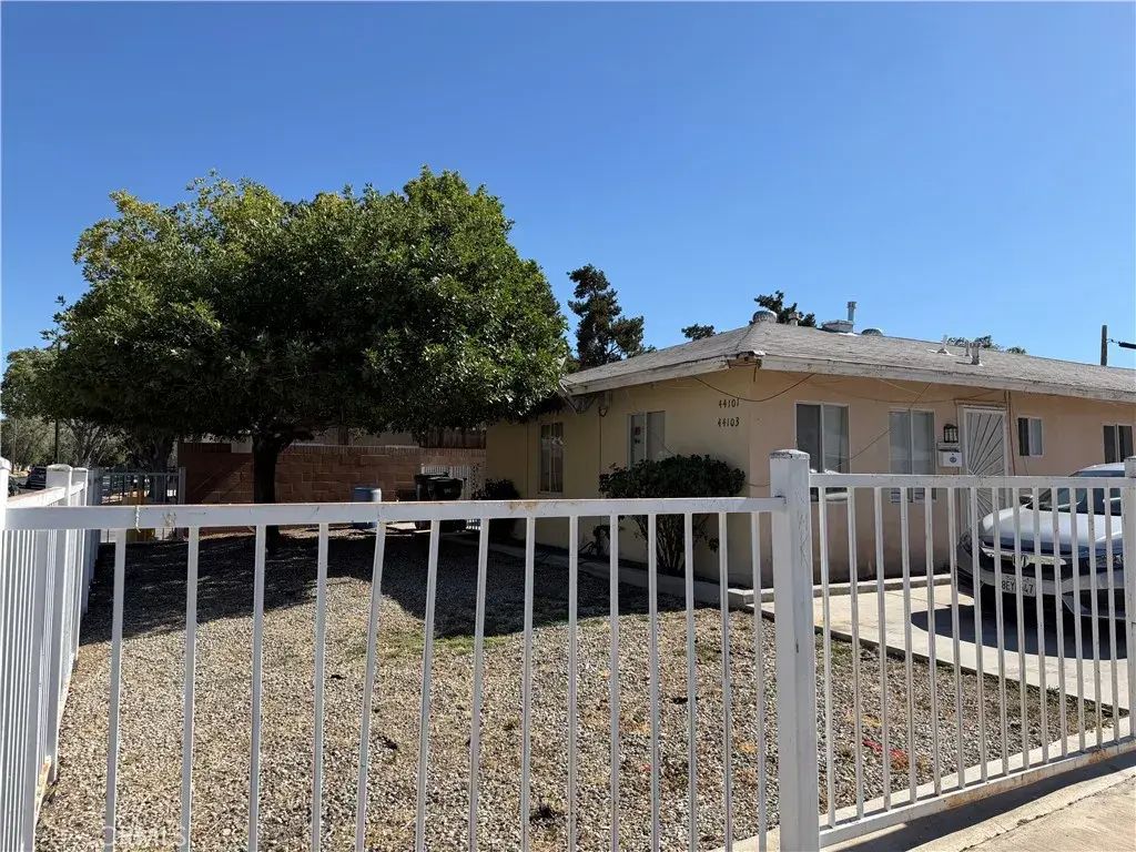 44101 Beech, Lancaster