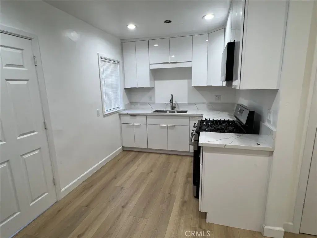 1840 W Glenoaks Boulevard A, Glendale