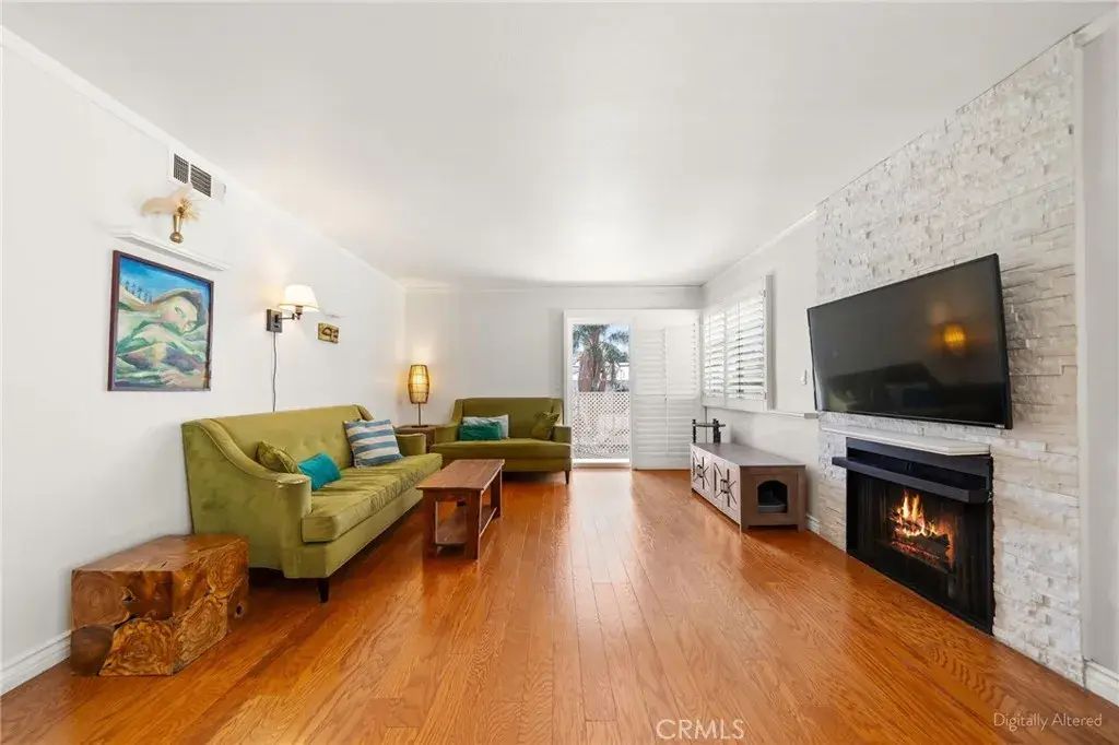 955 E. 3rd Street 203, Long Beach