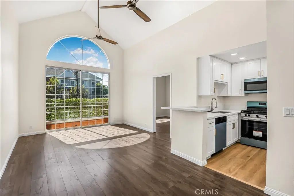 5620 Yolanda Avenue 214, Tarzana