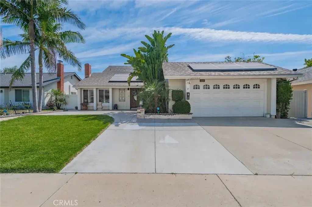24462 Redlen, Lake Forest
