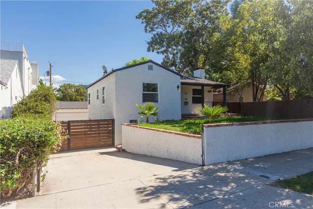 210 N Naomi, Burbank