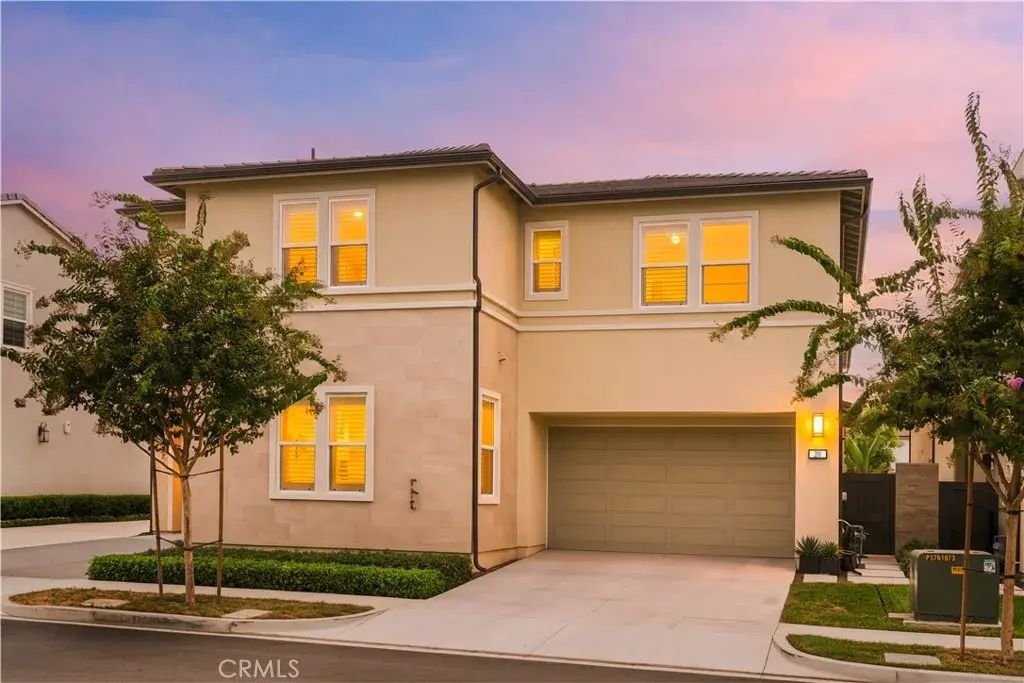 200 Brackens, Lake Forest