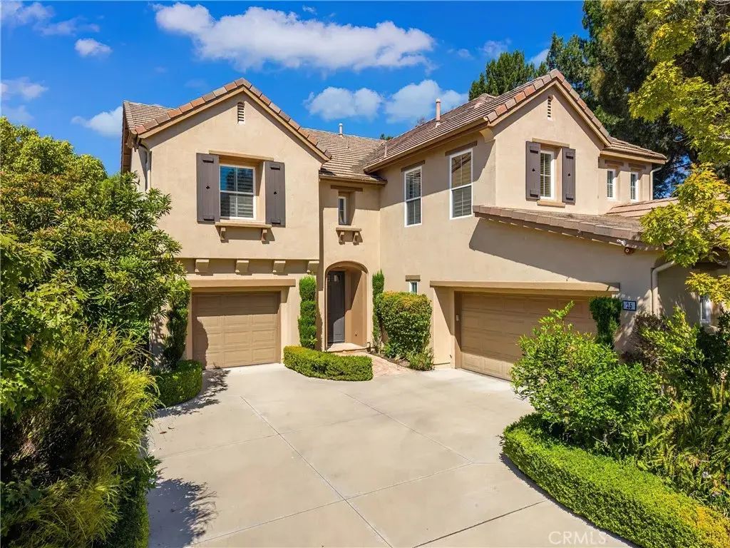 25 Garnet, Irvine
