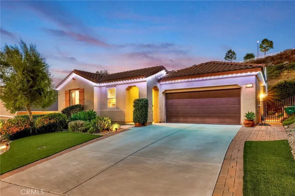 17074 Broken Rock Court, Riverside