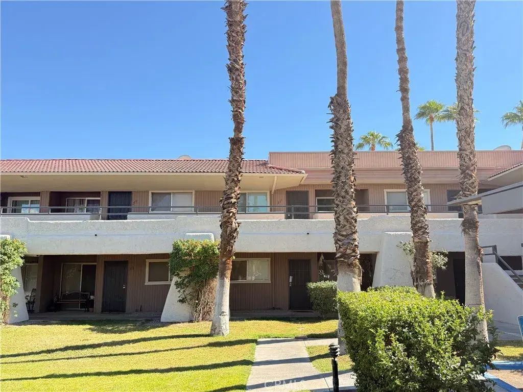 470 N Villa Court 213, Palm Springs