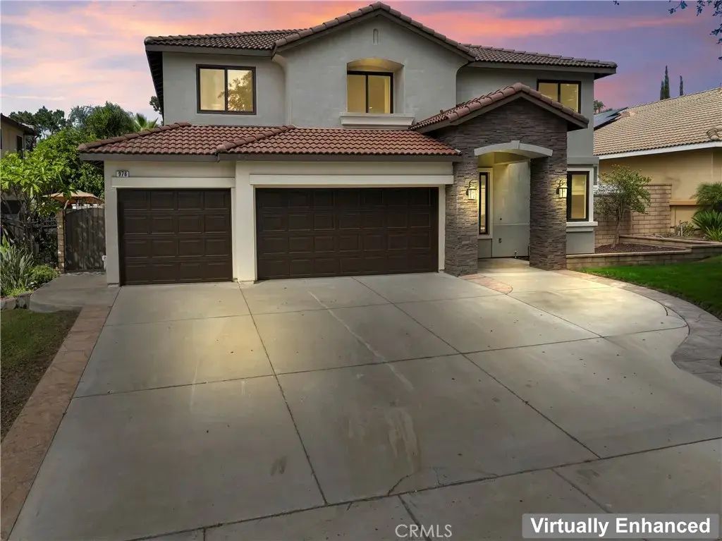 976 Hemingway Drive, Corona