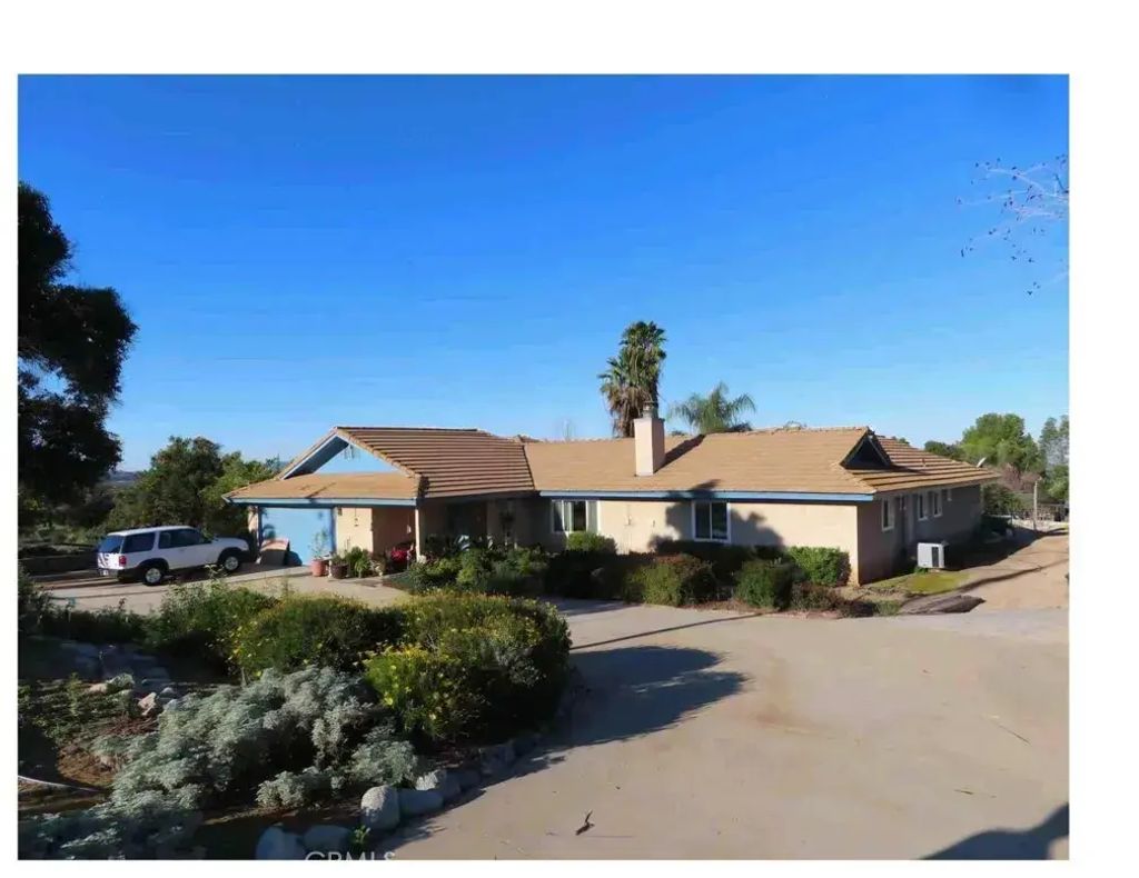 9270 Amethyst, Mentone