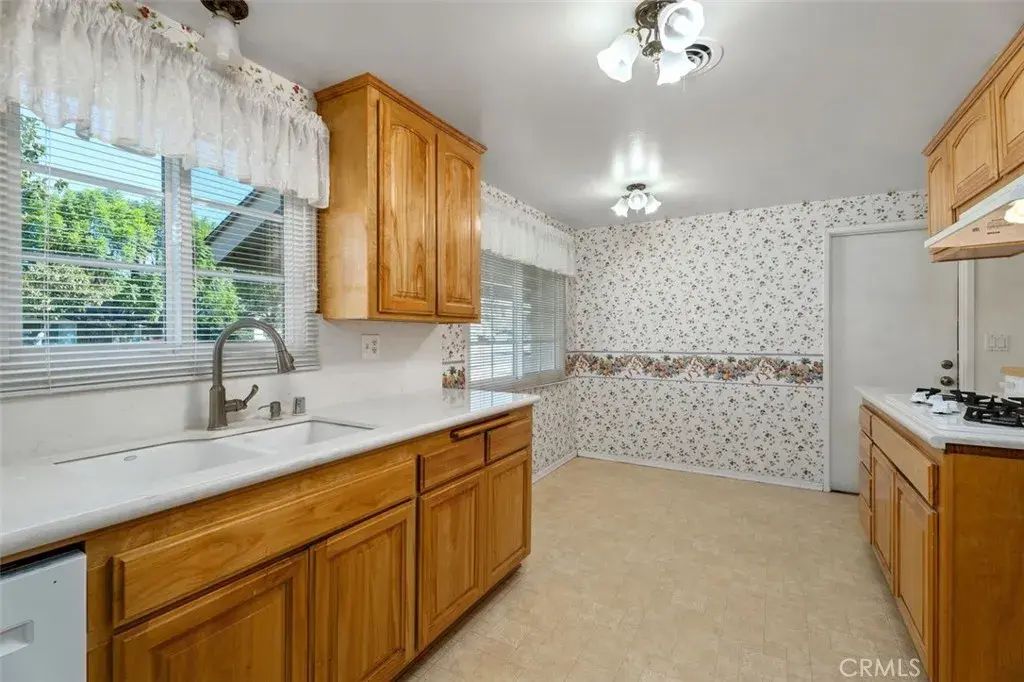 2736 E Coolidge, Orange