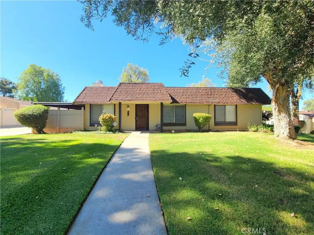 832 Ardmore Circle, Redlands