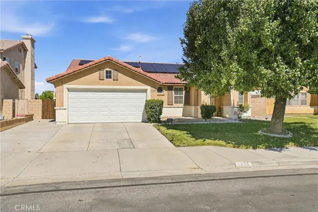 1325 W Avenue H6, Lancaster