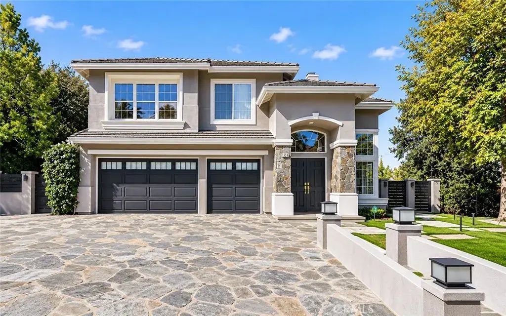 3935 Rock Hampton, Tarzana