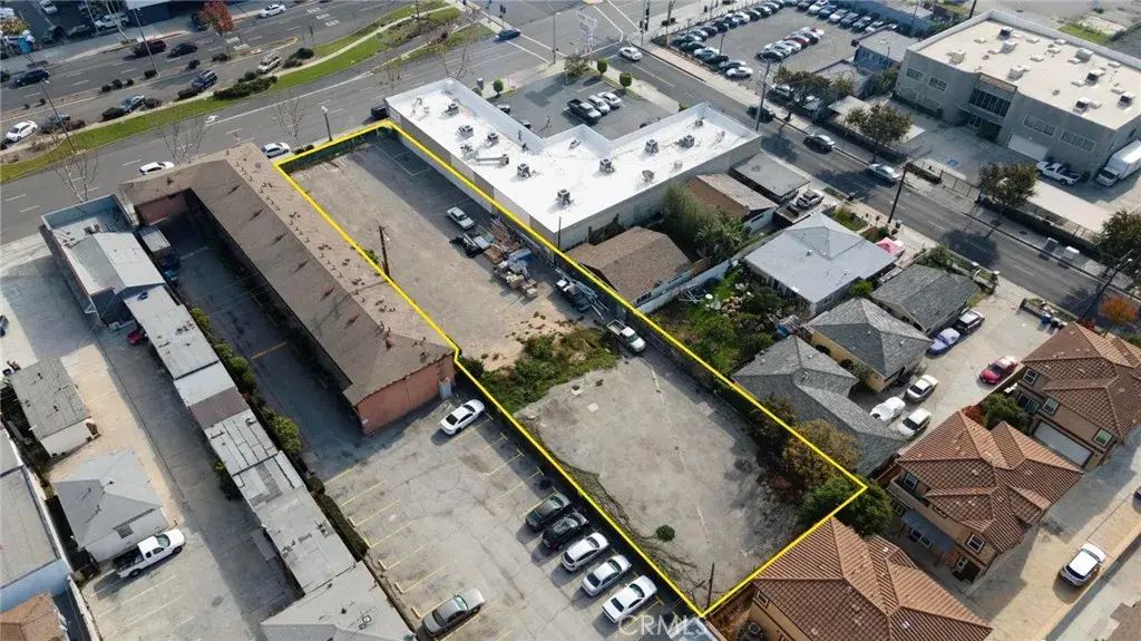15329 Hawthorne, Lawndale