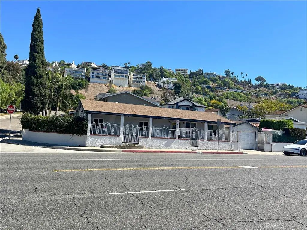411 S Hewes, Orange