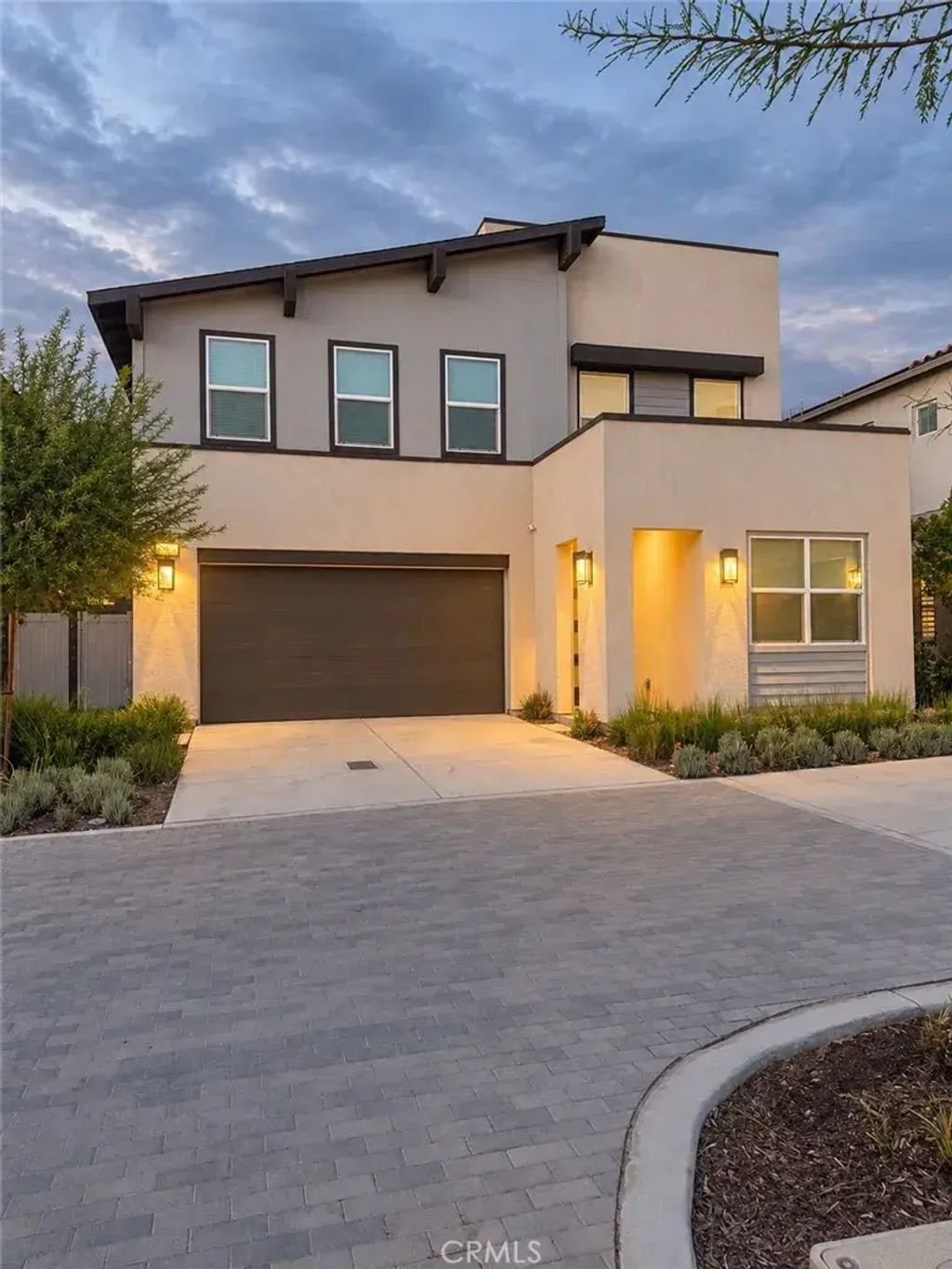 15946 Caterpillar, Fontana
