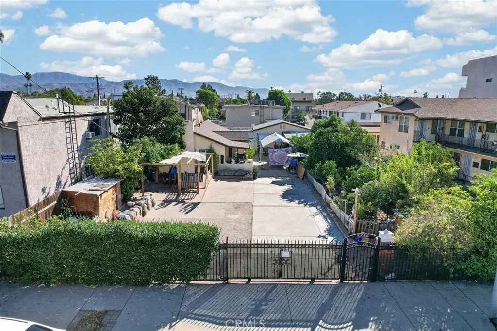 6856 Laurel Canyon Boulevard, North Hollywood