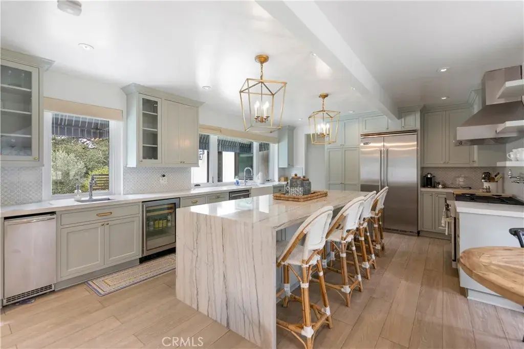 2445 Vista Laguna, Pasadena