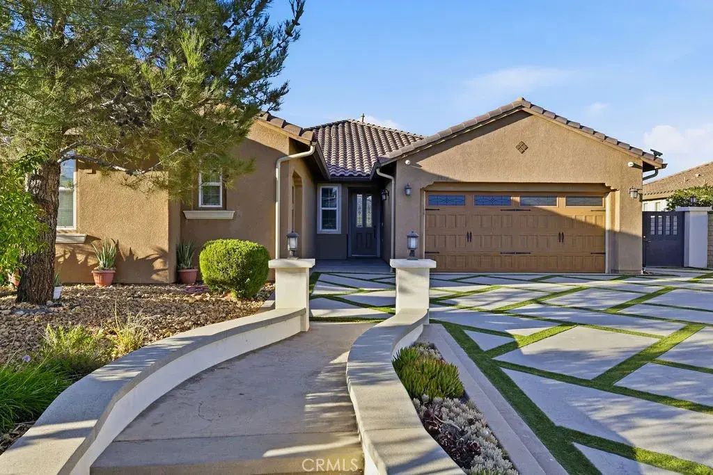 3945 Derby Circle, Lancaster