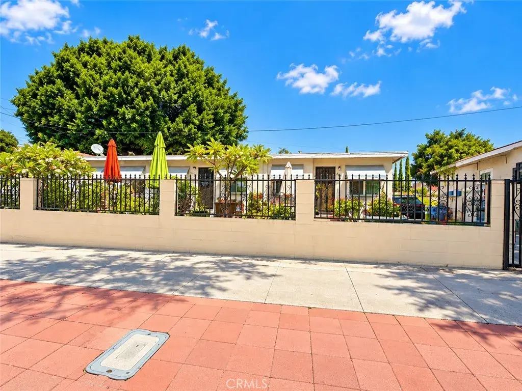 2111 Bird Street, Los Angeles