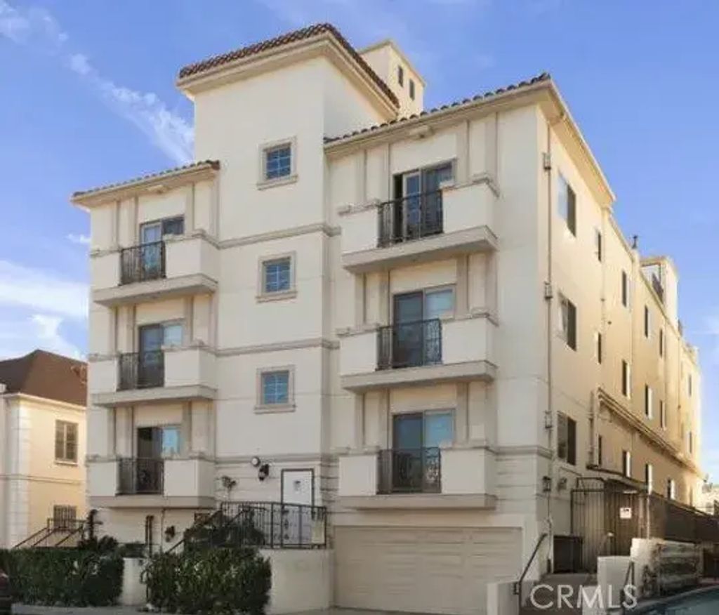 125 S Sweetzer Avenue 203, Los Angeles