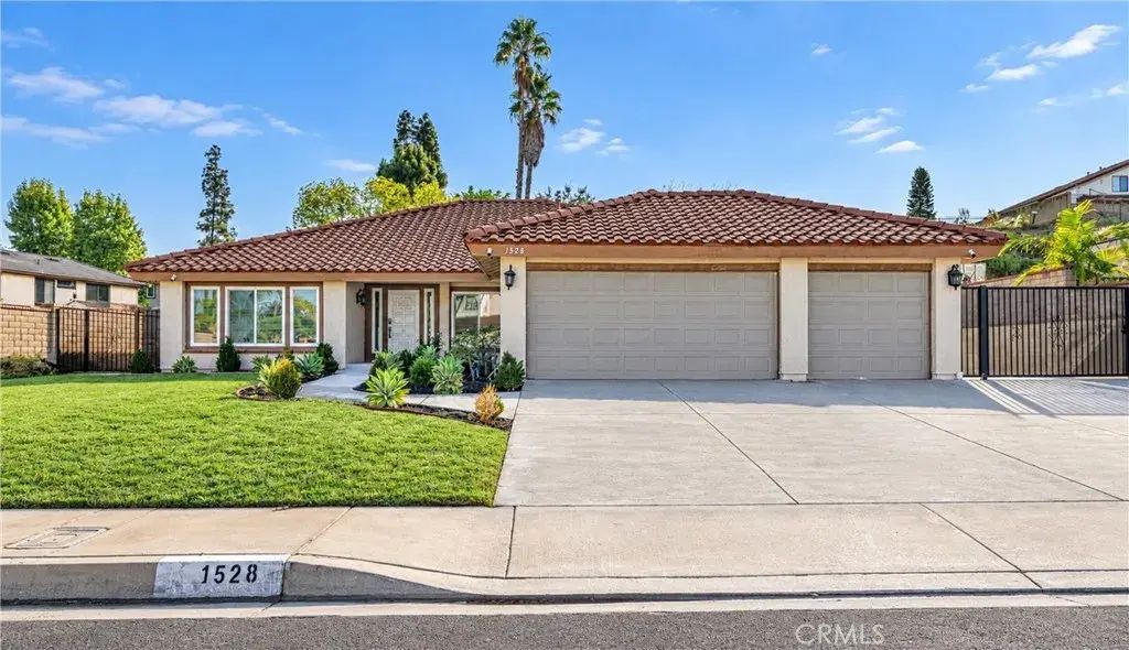 1528 S Gold Canyon, Walnut
