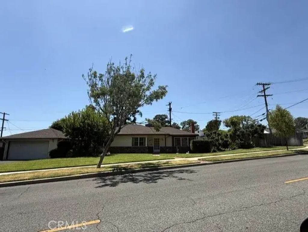 2513 Scott Road, Burbank