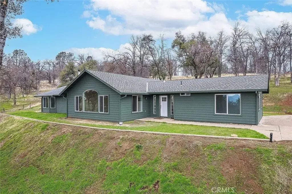 5221 Allred, Mariposa