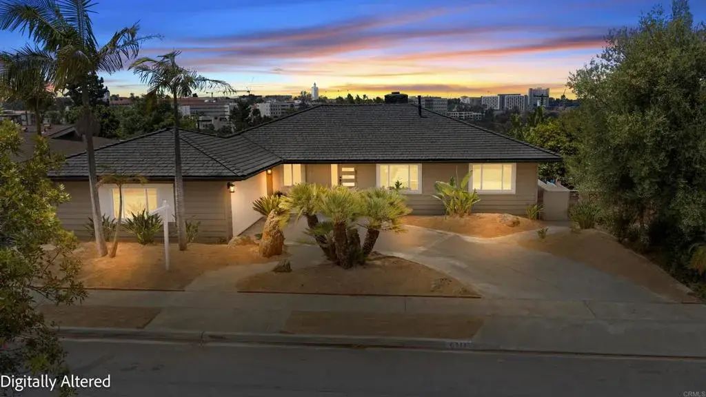 6111 Del Cerro Boulevard, 