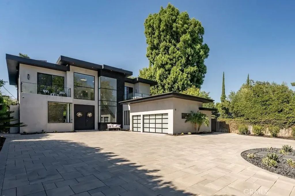 5301 Amestoy Avenue, Encino