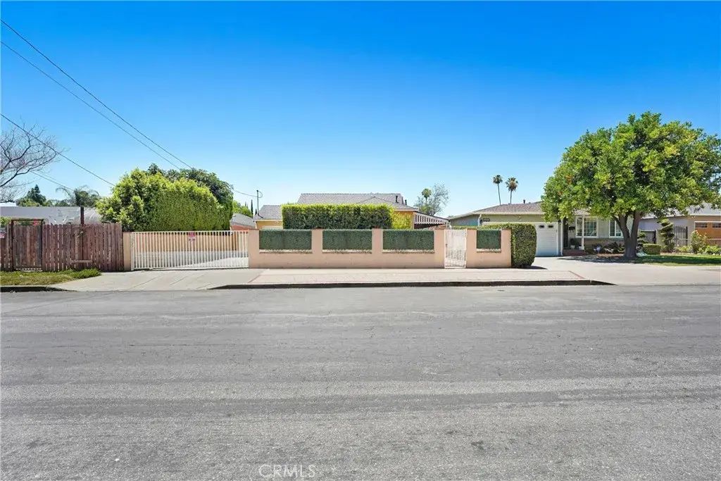 21006 Cohasset, Canoga Park