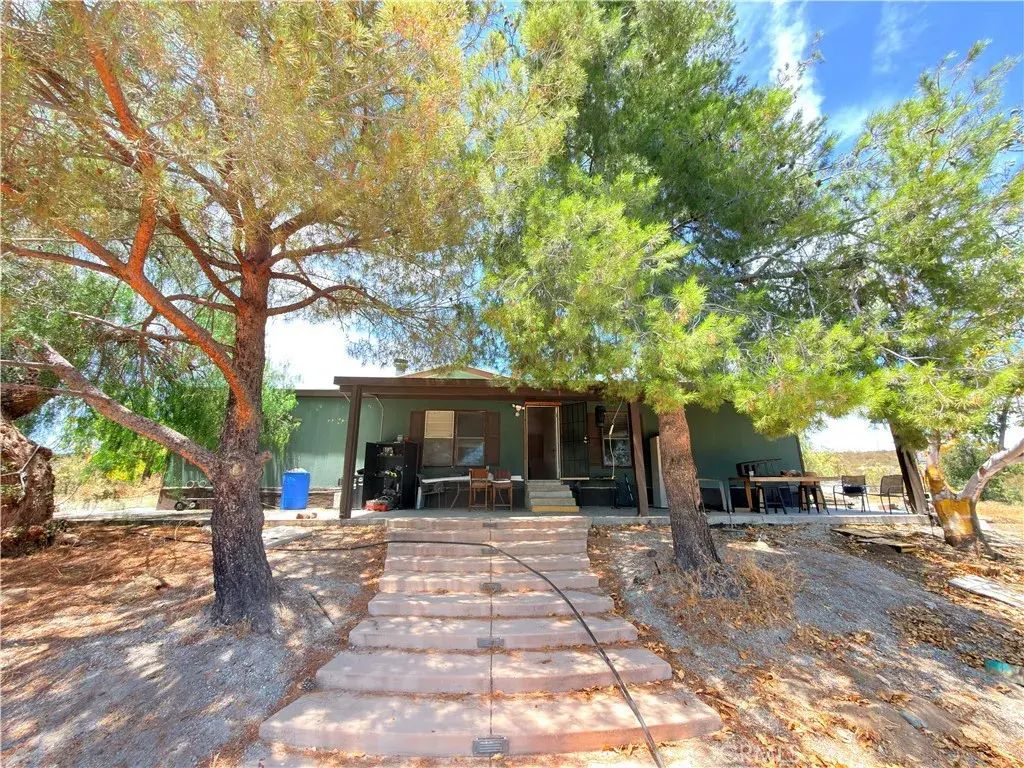 46525 Stanley, Hemet