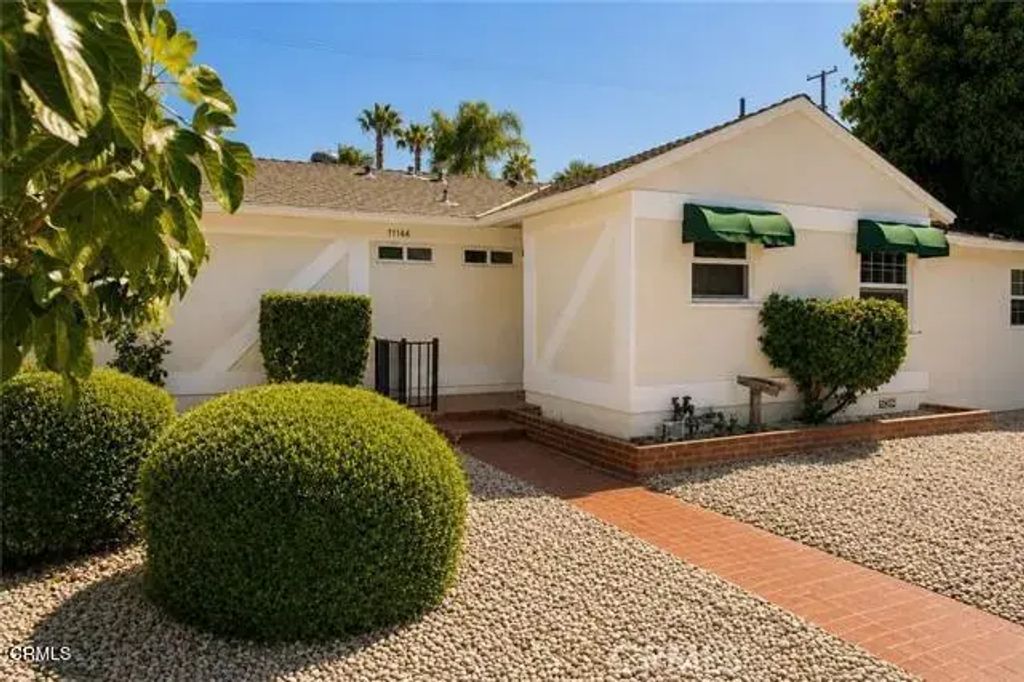 17146 Burton Street 1/2, Lake Balboa