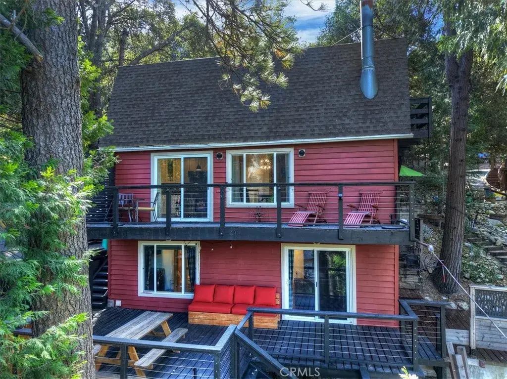 23463 The Blind Trail, Crestline