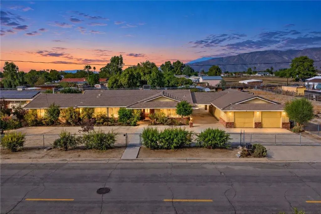 1330 Eaton, Hemet