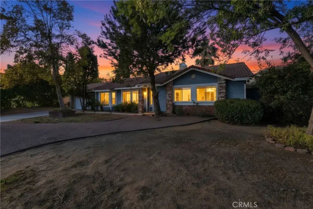 25414 Kalmia, Moreno Valley