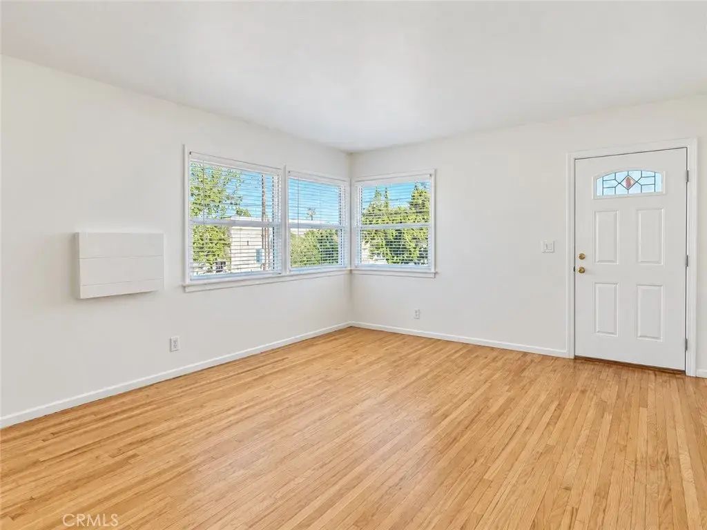 15234 Rayen Street D, North Hills