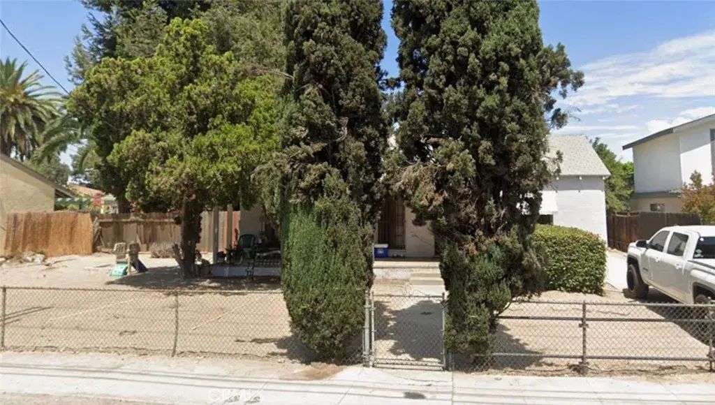 11831 Kittridge, Los Angeles